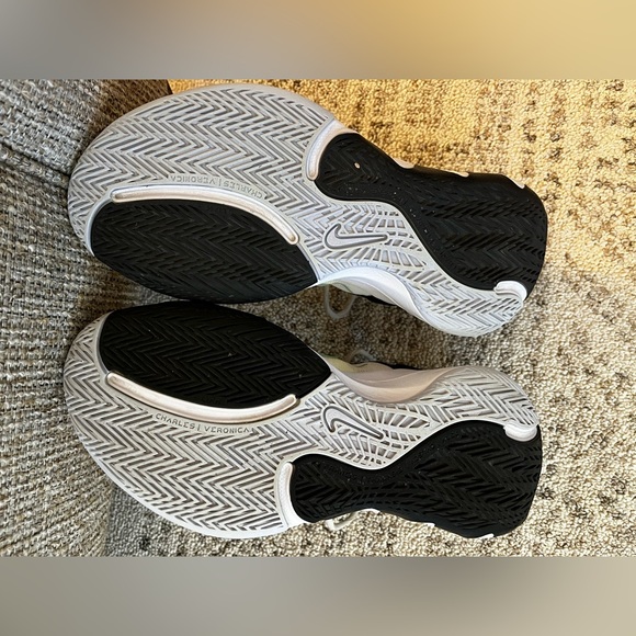Nike Charles and Veronica Shoes - Picture 5 of 9